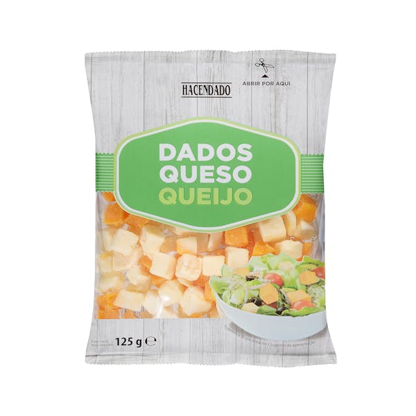Queso curado y Cheddar Hacendado en dados mercadona